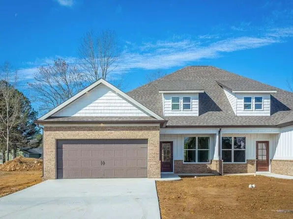 44 Arlington Dr, Chickamauga, GA 30707