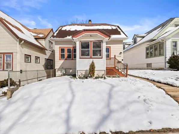 1330 Manitoba AVENUE, South Milwaukee, WI 53172
