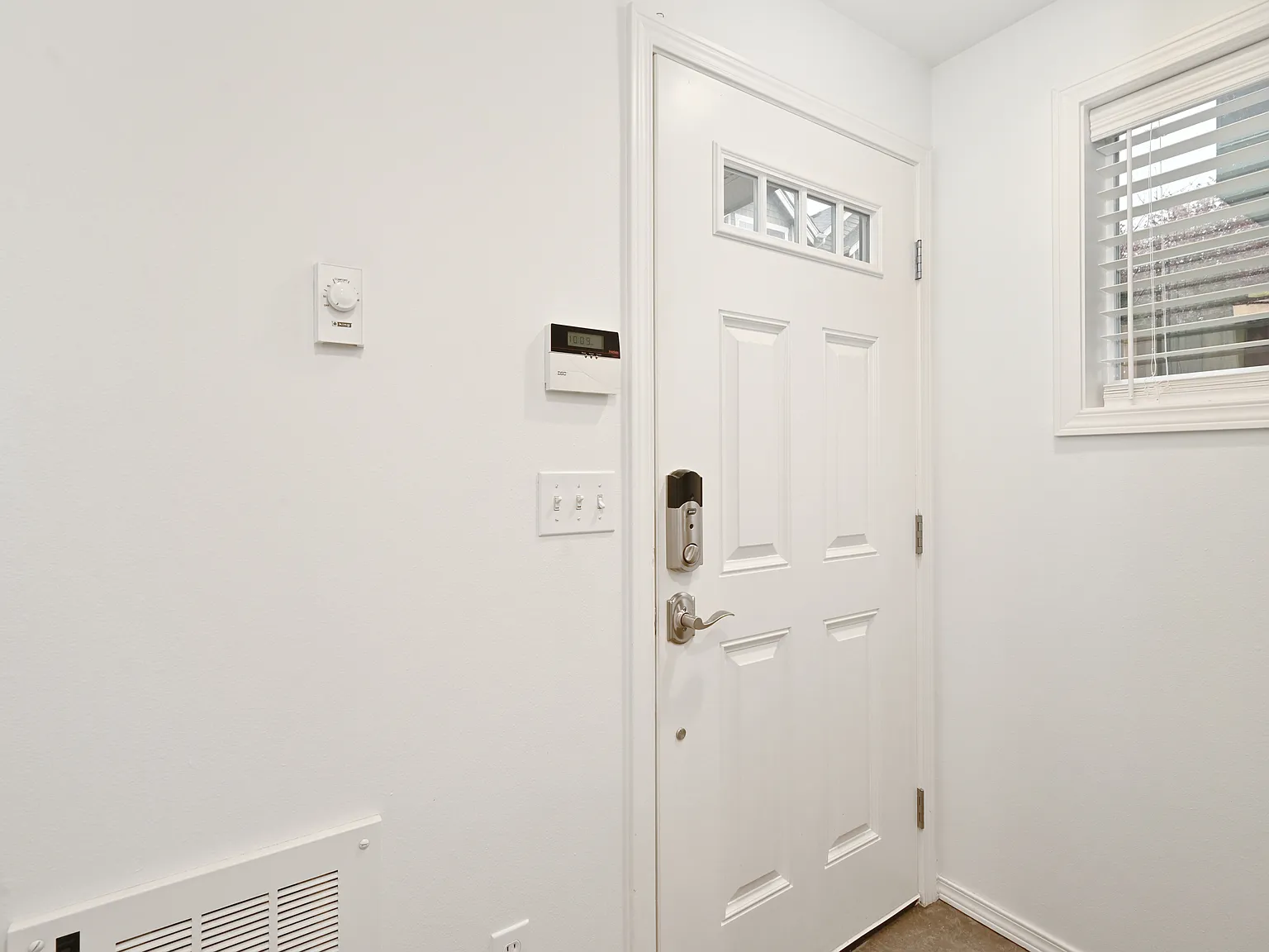 3 bed, 2.5 bath, 1268 sqft, $3,500 — Photo 4