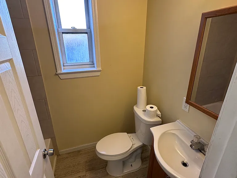 71 E Great Lakes St #7 — Photo 2