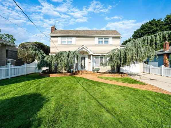 752 Oakfield Avenue, Bellmore, NY 11710