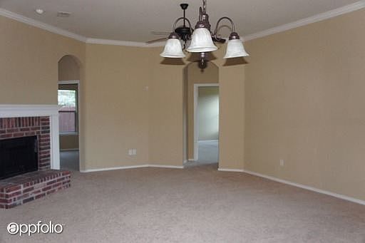 2nd image of 724 Valley Ct