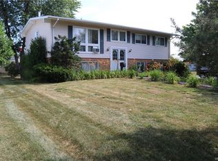 1883 Marjorie Rd, Grand Island, NY 14072