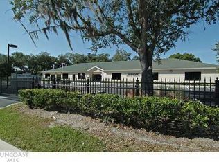 200 Emerald Bay Dr, Oldsmar, FL 34677