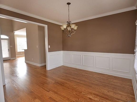 4th image of 1548 Laurens Glen Ln