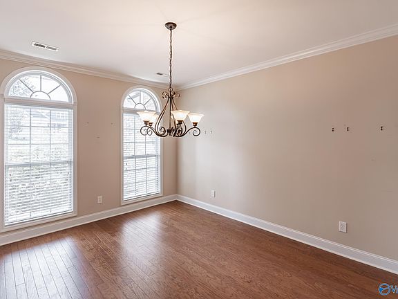 5th image of 111 Southberry Dr