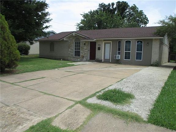 2nd image of 3704 Canary Dr