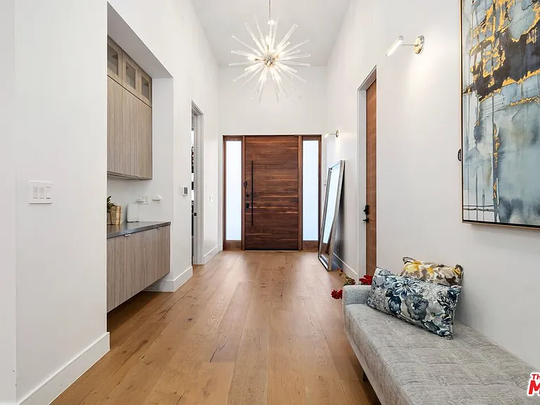 15030 Hartsook St — Photo 5