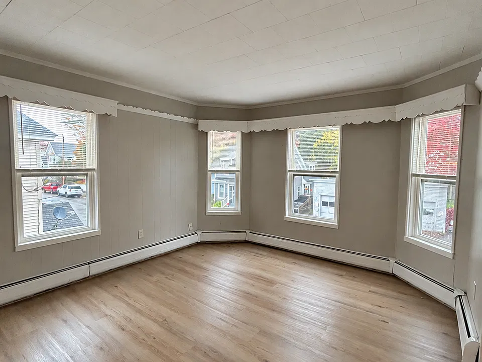 24 Oak St #2
