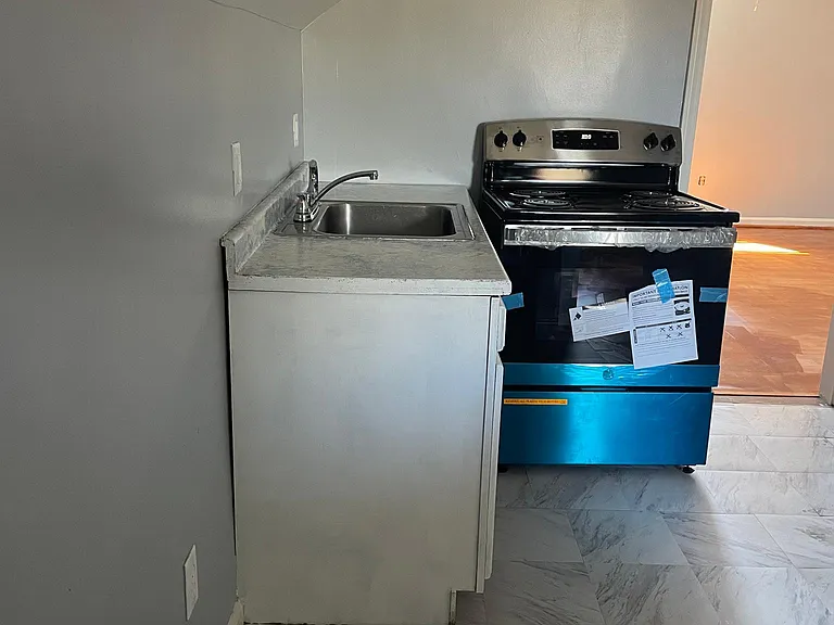 28 Cook St #3 — Photo 1