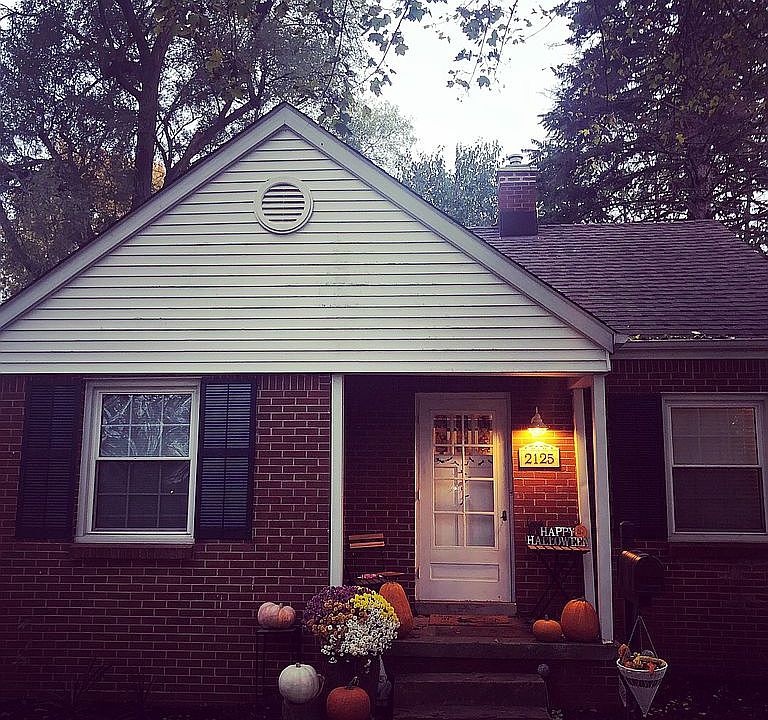 2nd image of 2125 Midvale Ave