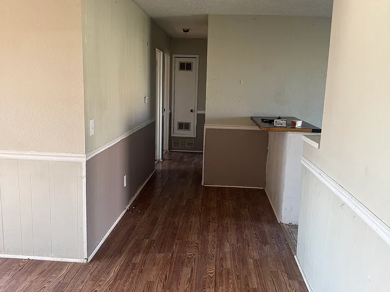 1000 Stuart Dr — Photo 4