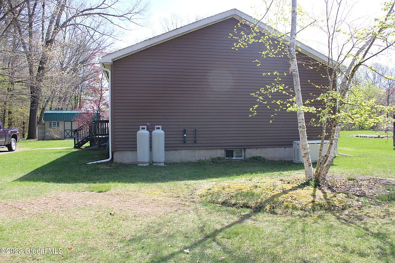 4th image of 38 Hewitt Road