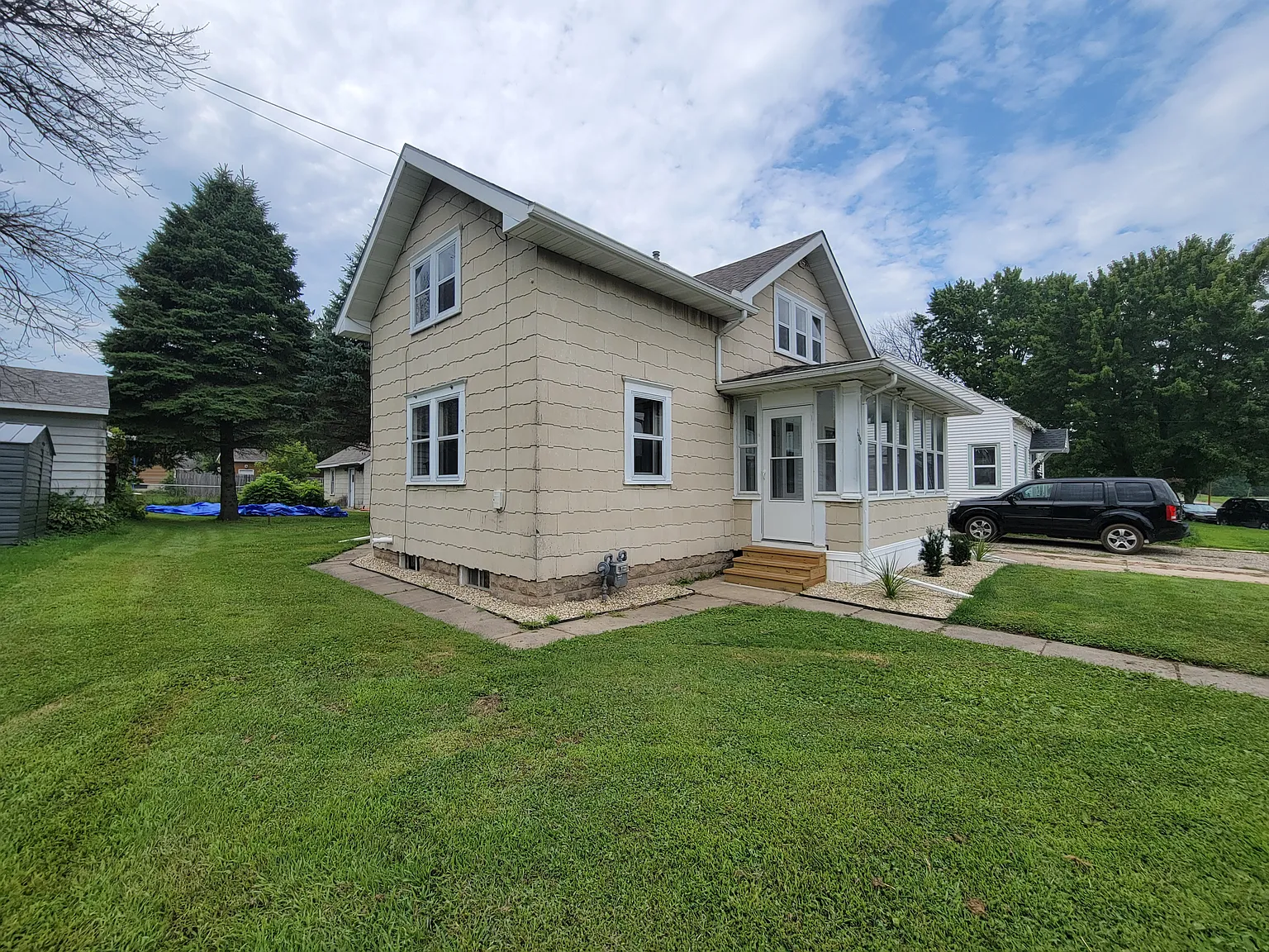 4 bed, 1500 sqft, $1,450 — Photo 2