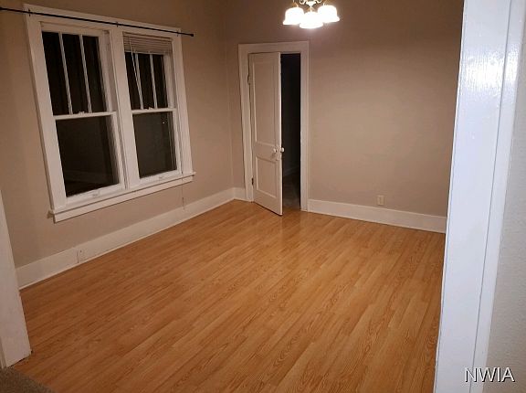 5th image of 1314 Edgewater Ave