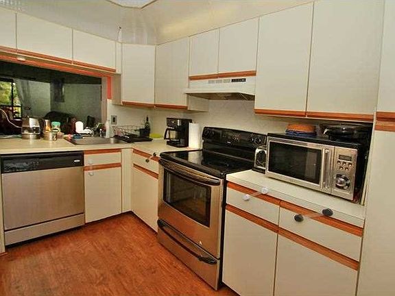 3rd image of 4287 Carambola Cir S