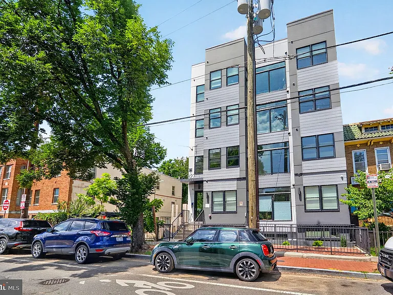927 Kennedy St NW #304 — Photo 4