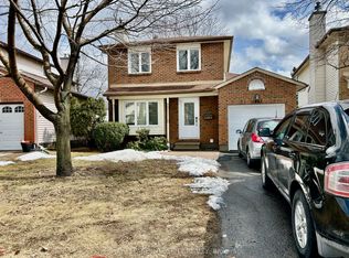 1843 Prestwick Dr #A, Ottawa, ON K1E2R7