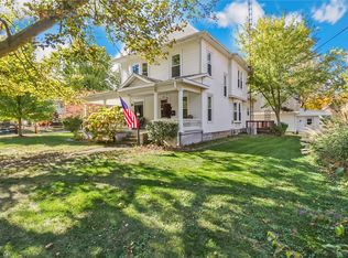 874 11th St, Charleston, IL 61920