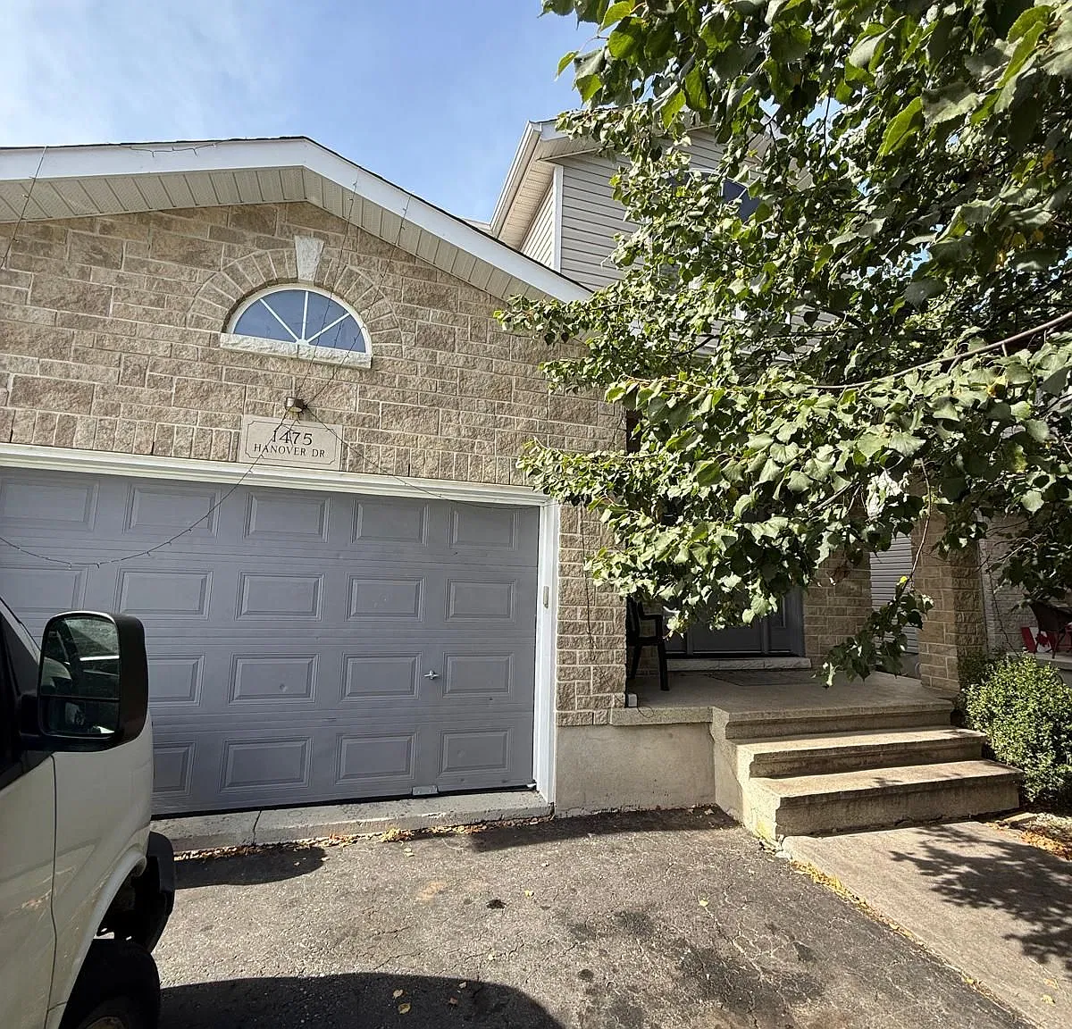 6 bed, $3,300 — Photo 1