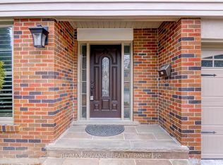 19 Abbeywood Trl, Toronto, ON M3B3B4