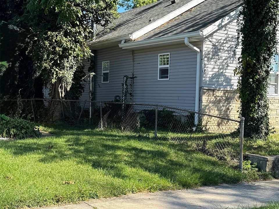 2nd image of 908 S Blaine St