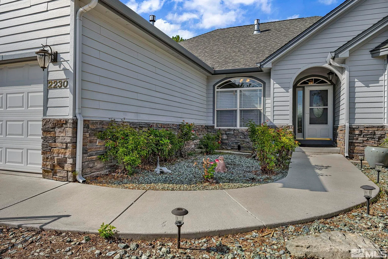 2230 Oak Ridge Dr photo 1