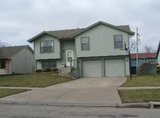 7300 SW 25th St, Topeka, KS 66614