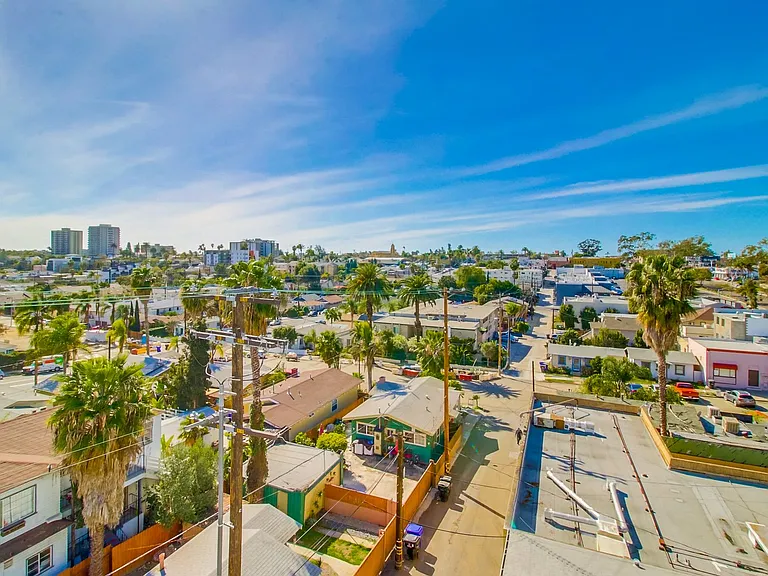 Townhome with Rooftop| Spacious 2-Bedroom Loft with Massive Private Rooftop Deck — Photo 33