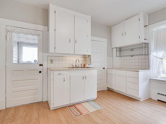 2nd image of 3023 Upton Ave N