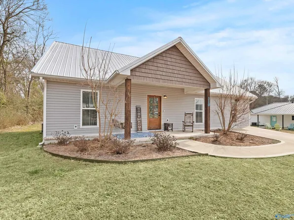 310 4th St NW, Arab, AL 35016