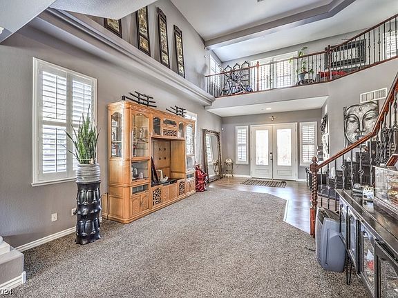 5th image of 7041 Villada St