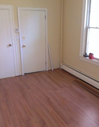 5th image of 216 Wallace St #2