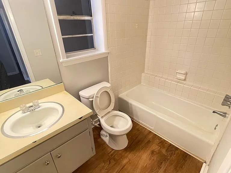 242 Georgia Ave #6 — Photo 4