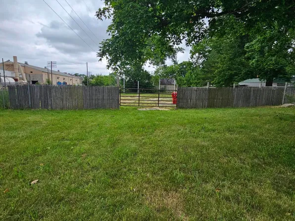 74 S Cherry St, London, OH 43140