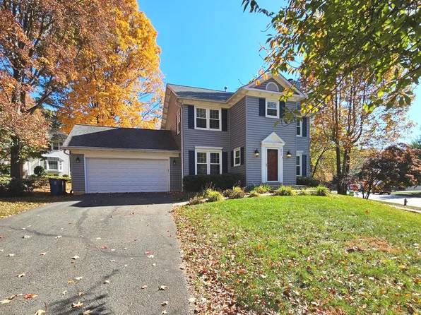 6413 Four Oaks Ln, Burke, VA 22015