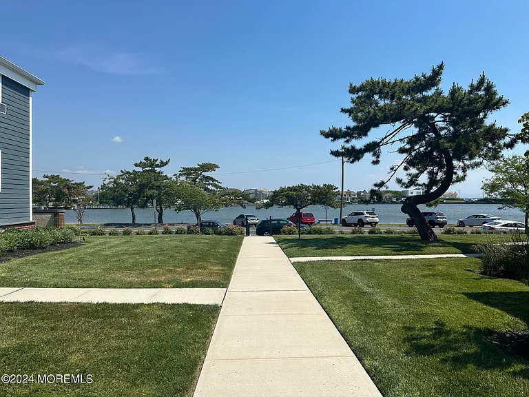 302 Deal Lake Dr #17 — Photo 16