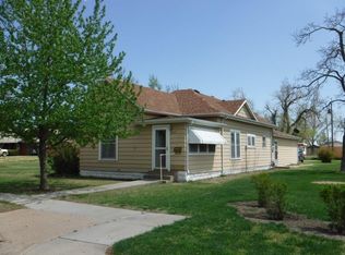 923 E 7th St, Kinsley, KS 67547
