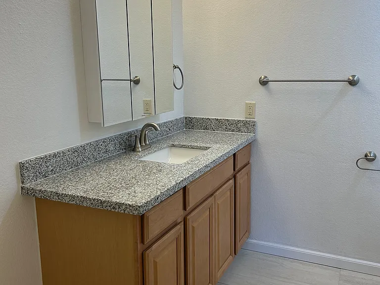 180 Bradshaw Dr #15 — Photo 3