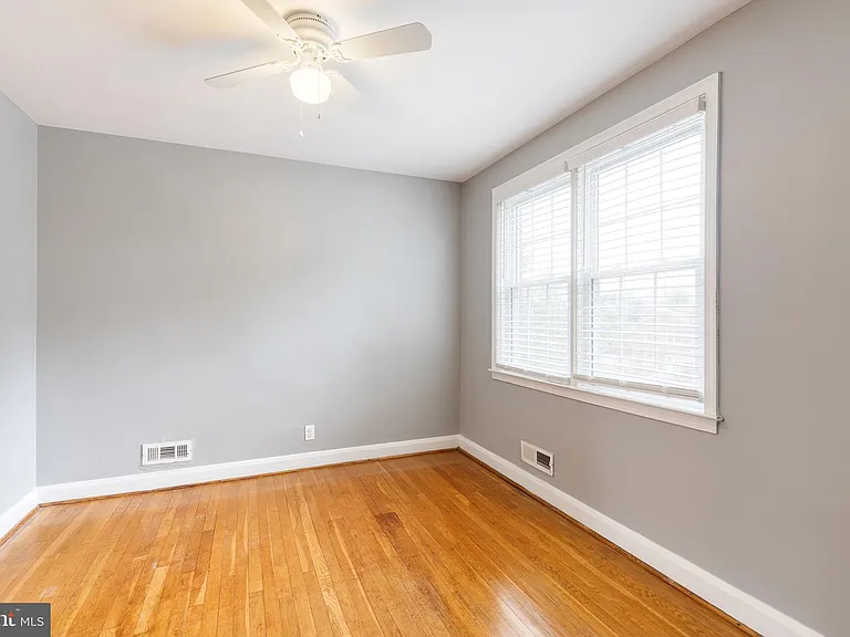 1517 Dellsway Rd — Photo 18