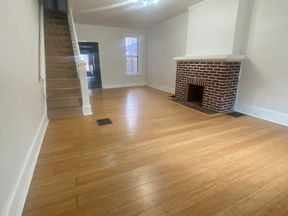 1st image of 1604 Regina St
