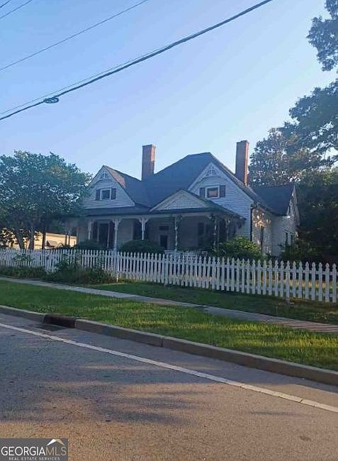 1st image of 1017 Green St SE