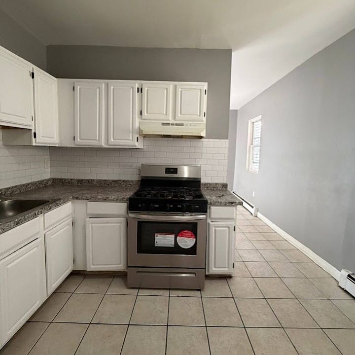 1st image of 256-262 1st St #2
