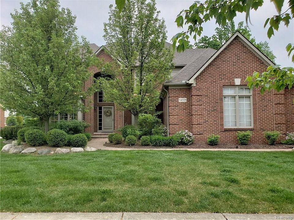 1st image of 54578 White Pine Ln