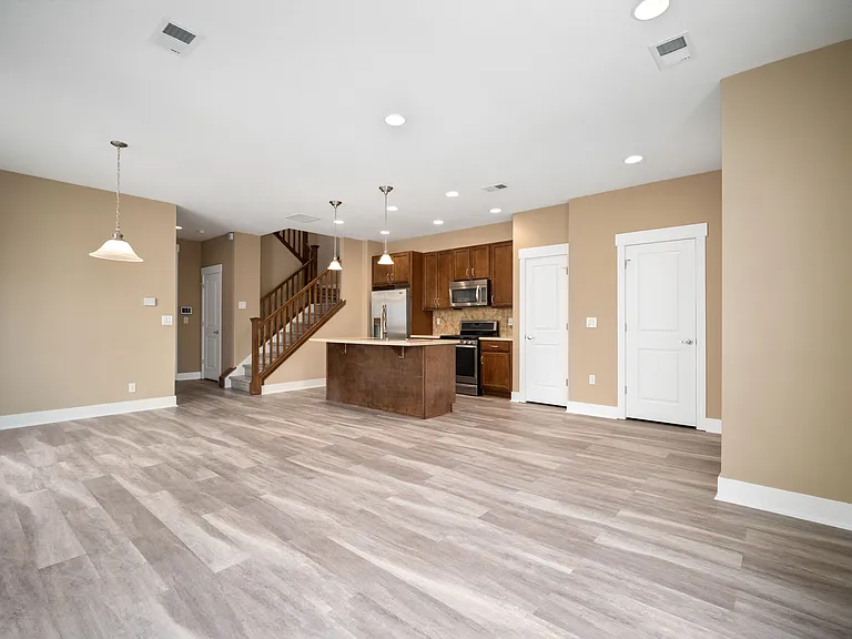 572 S Vance Ct — Photo 17