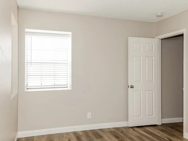 7800 Ducharme Ave — Photo 14