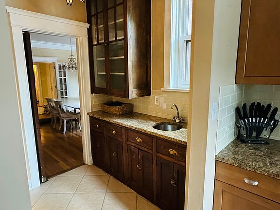 5th image of 5537 Waterman Blvd