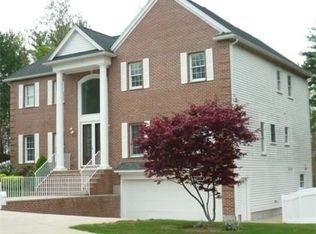 2 Gianna Dr, Saugus, MA 01906