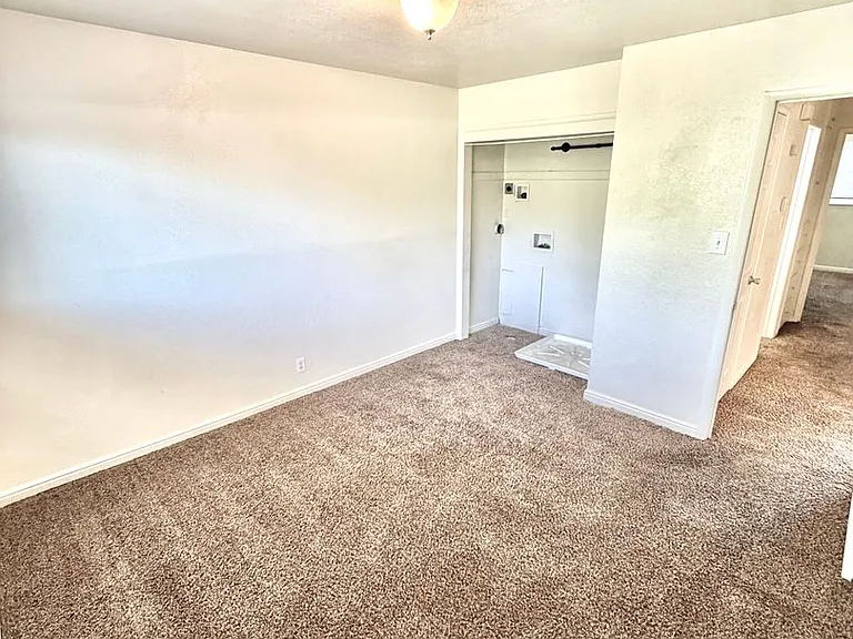 2564 S. 700 E. — Photo 12