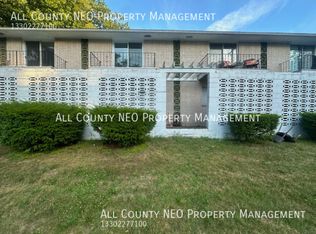 1376 Forest Glen Dr #1, Cuyahoga Falls, OH 44221